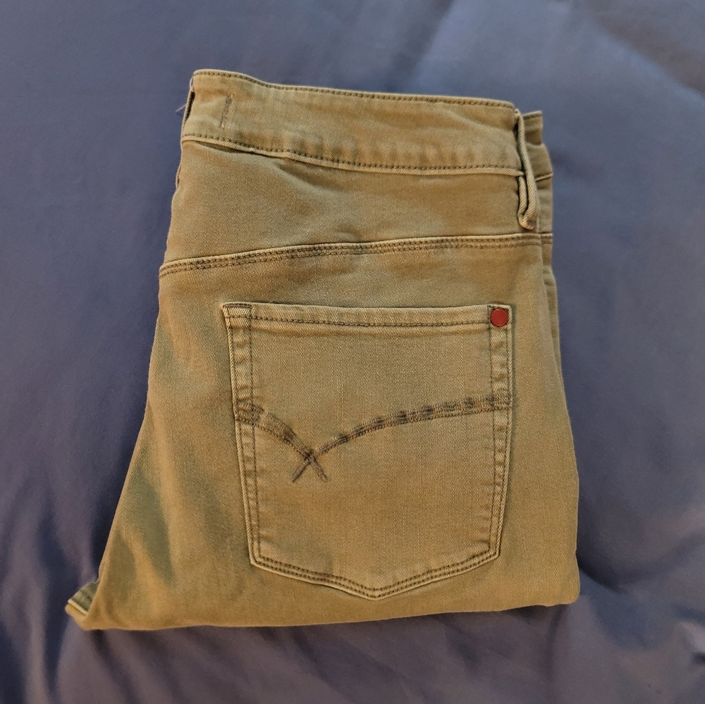 WOMEN'S BULLHEAD PANTS.
